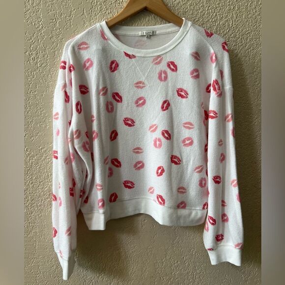 Z Supply Kissed Crew Pullover Sweatshirt Size Medium White Red Lips - Picture 2 of 6